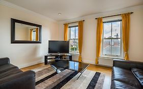 Spacious, 3 Bed House For 6 In Central Chester