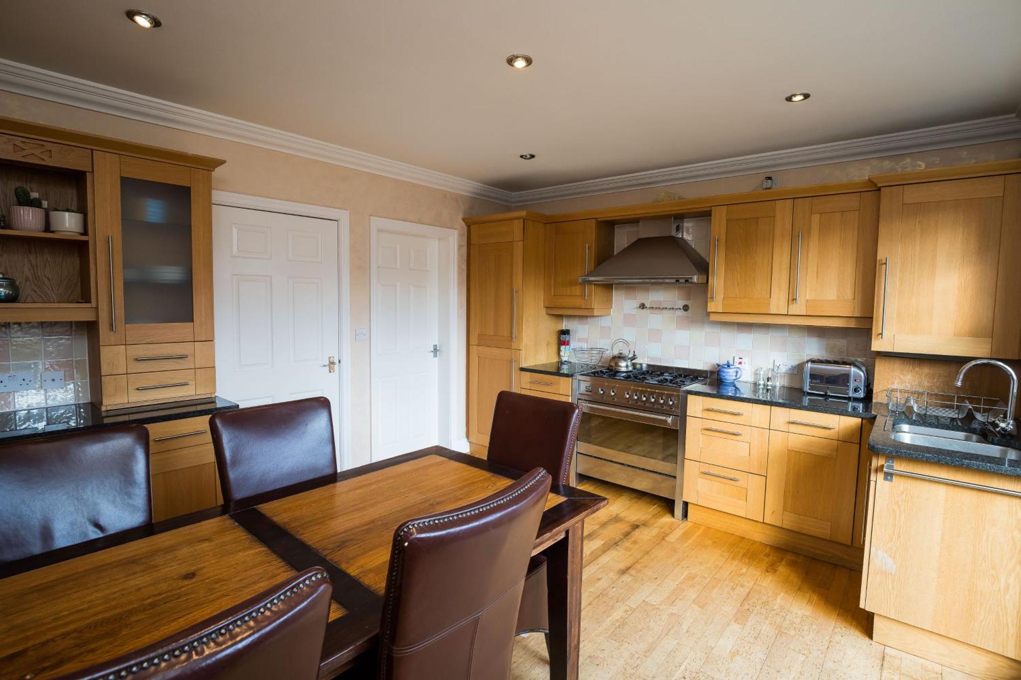 Spacious, 3 Bed House For 6 In Central Chester Hotel Exterior photo