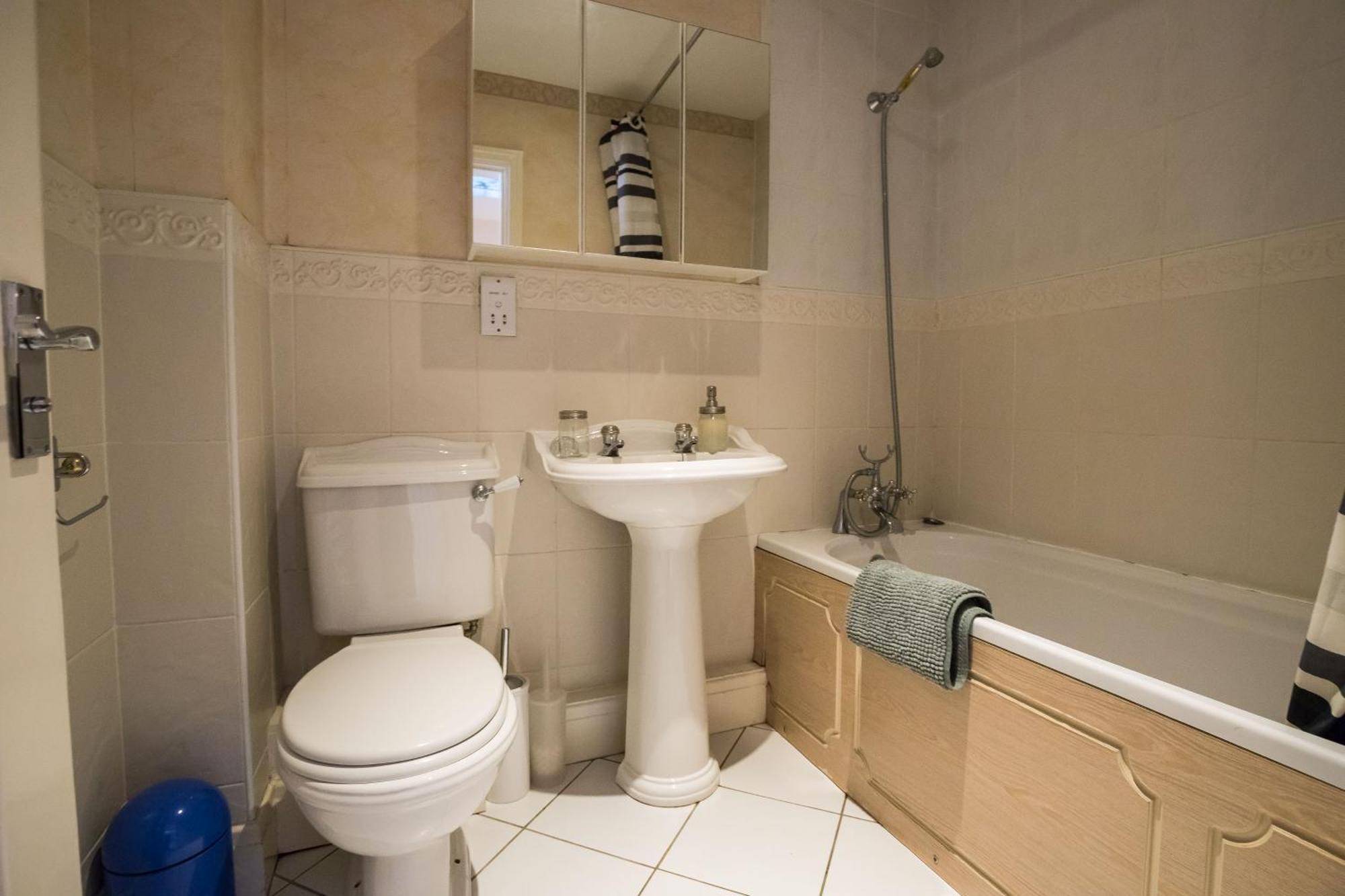 Spacious, 3 Bed House For 6 In Central Chester Hotel Exterior photo