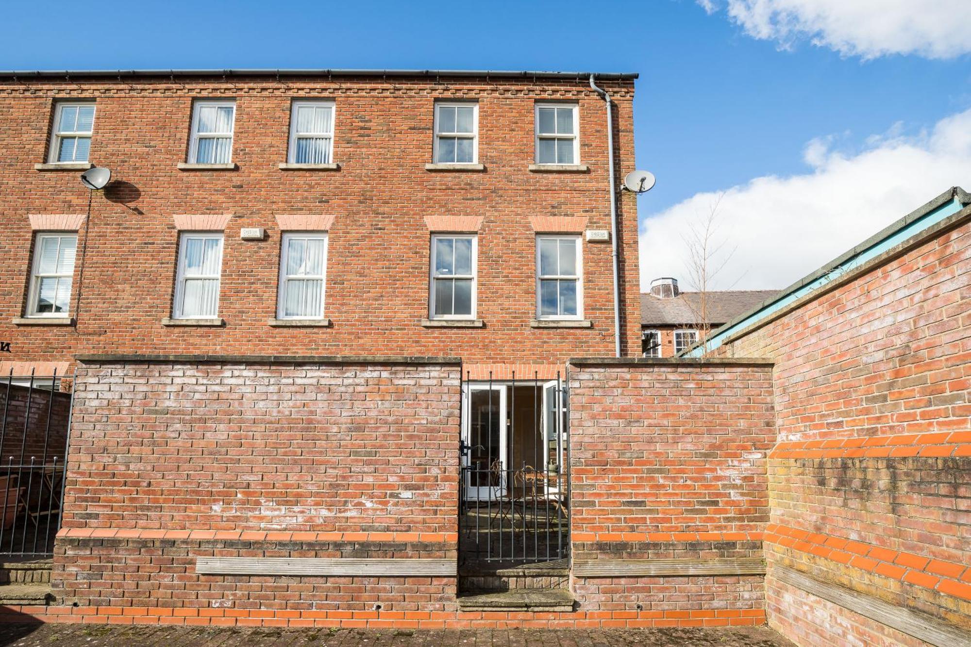 Spacious, 3 Bed House For 6 In Central Chester Hotel Exterior photo