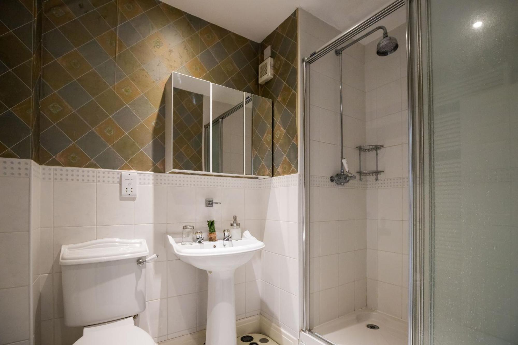 Spacious, 3 Bed House For 6 In Central Chester Hotel Exterior photo