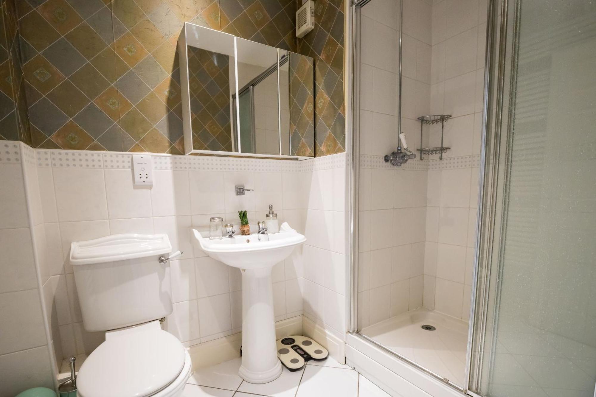 Spacious, 3 Bed House For 6 In Central Chester Hotel Exterior photo